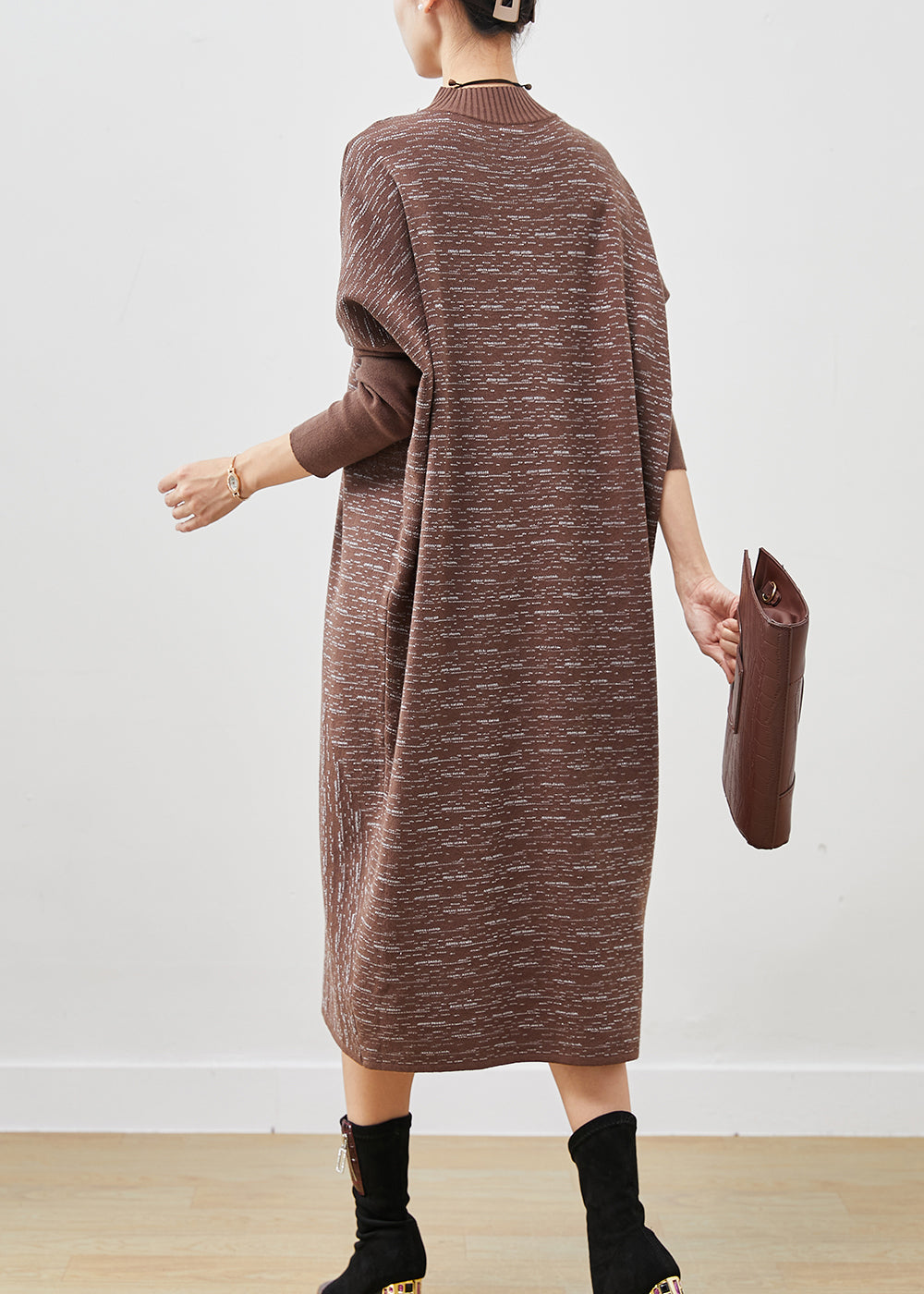 Effortlessly Elegant Sweater with a Timeless Design
