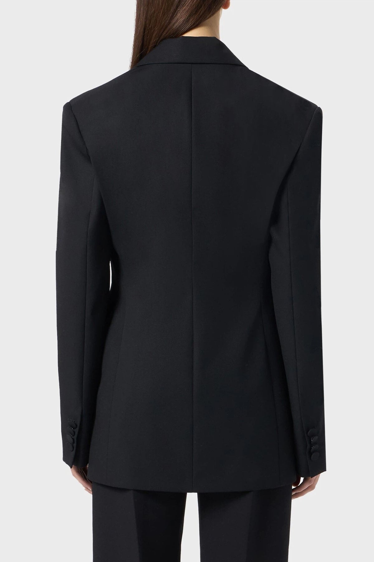 Well Tailored Garment with a Graceful Silhouette