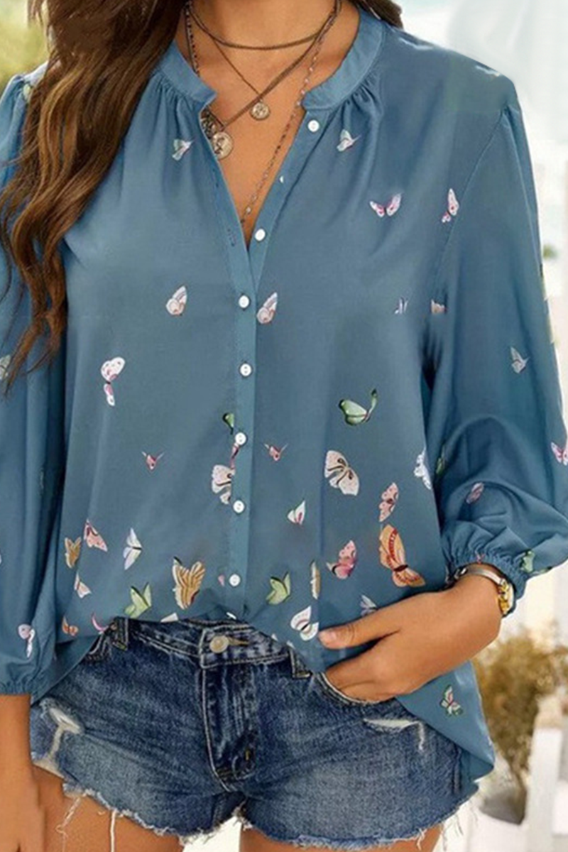 Well Tailored Top with a Graceful Silhouette