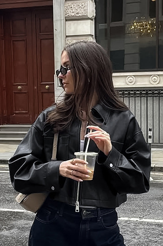 Effortlessly Elegant Jacket with a Timeless Design