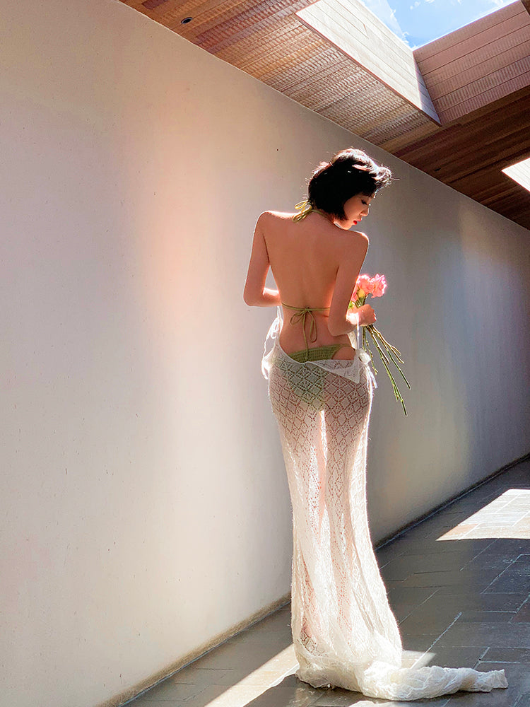 Beautifully Finished Dress in a Timeless Design
