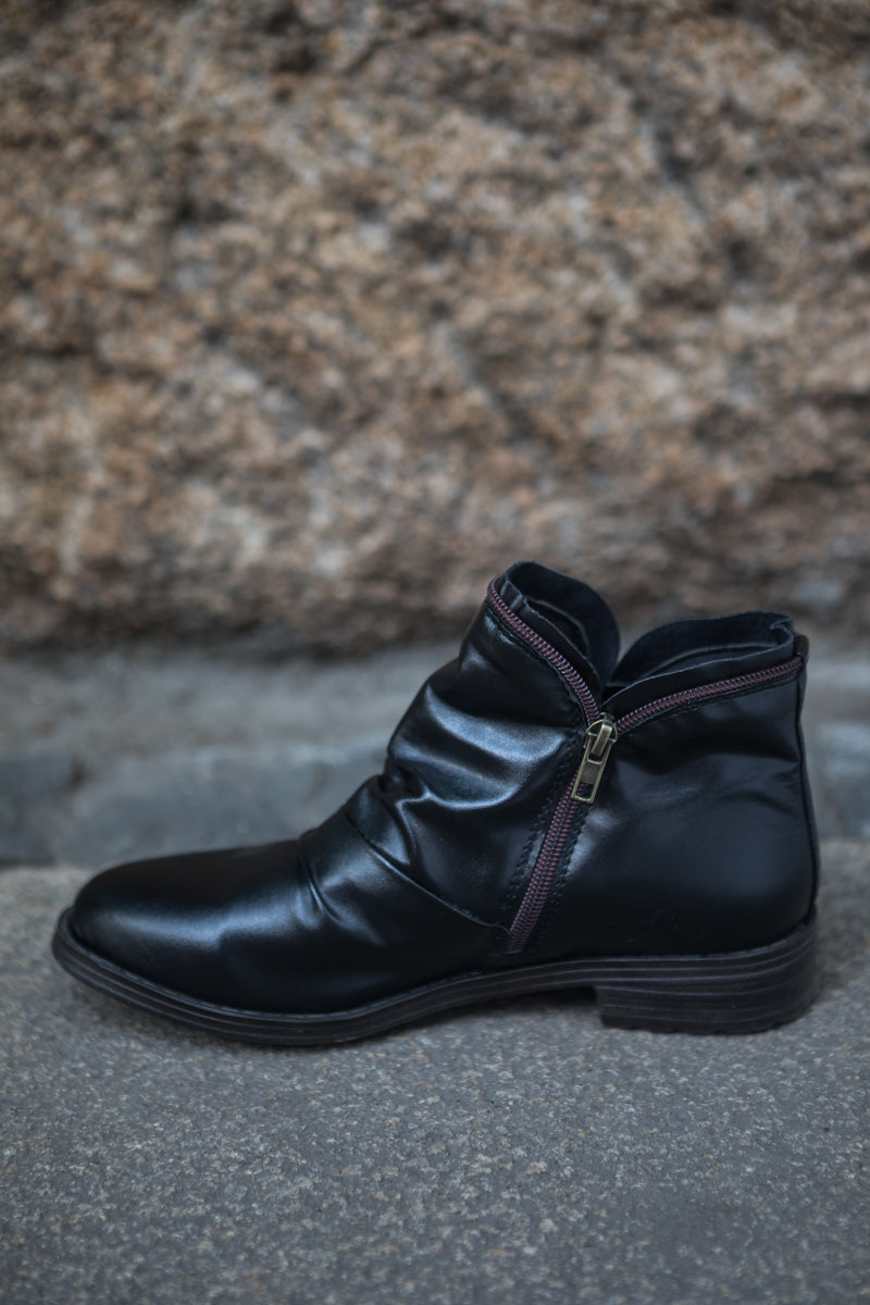 Sophisticated Garment with a Clean Classic Look