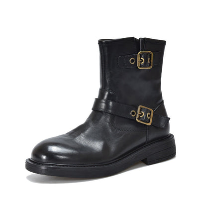 Effortlessly Elegant Boots with a Timeless Design