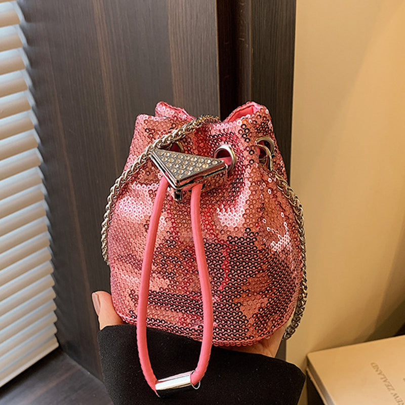 Well Tailored Bag with a Graceful Silhouette