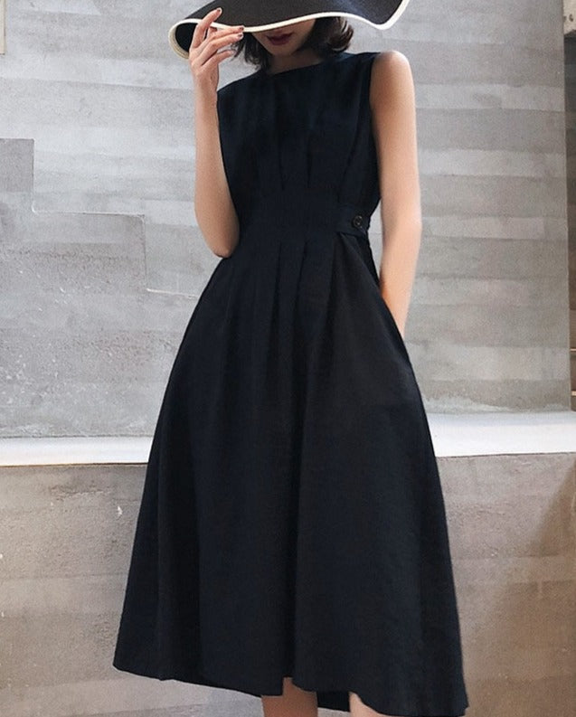 Classic Vintage Dress with a Flattering Fit