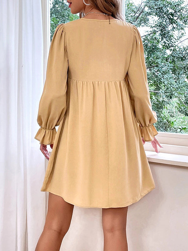Beautifully Finished Dress in a Timeless Design