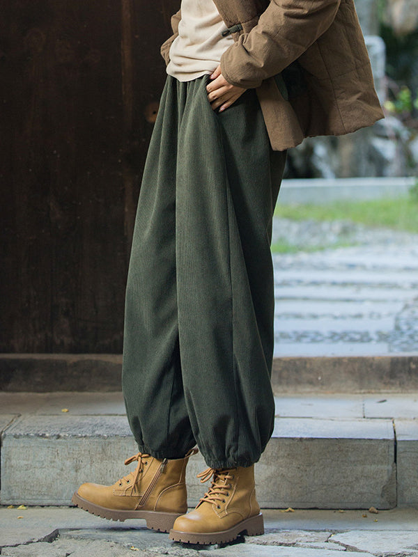 Effortlessly Elegant Pants with a Timeless Design
