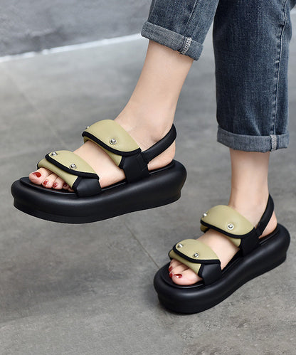 Well Tailored Sandals with a Graceful Silhouette