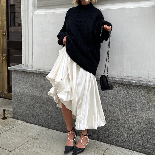 Effortlessly Elegant Garment with a Timeless Design