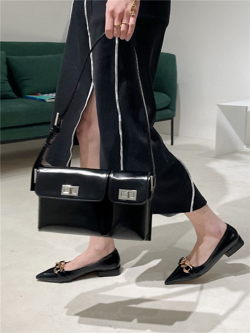 Effortlessly Elegant Garment with a Timeless Design