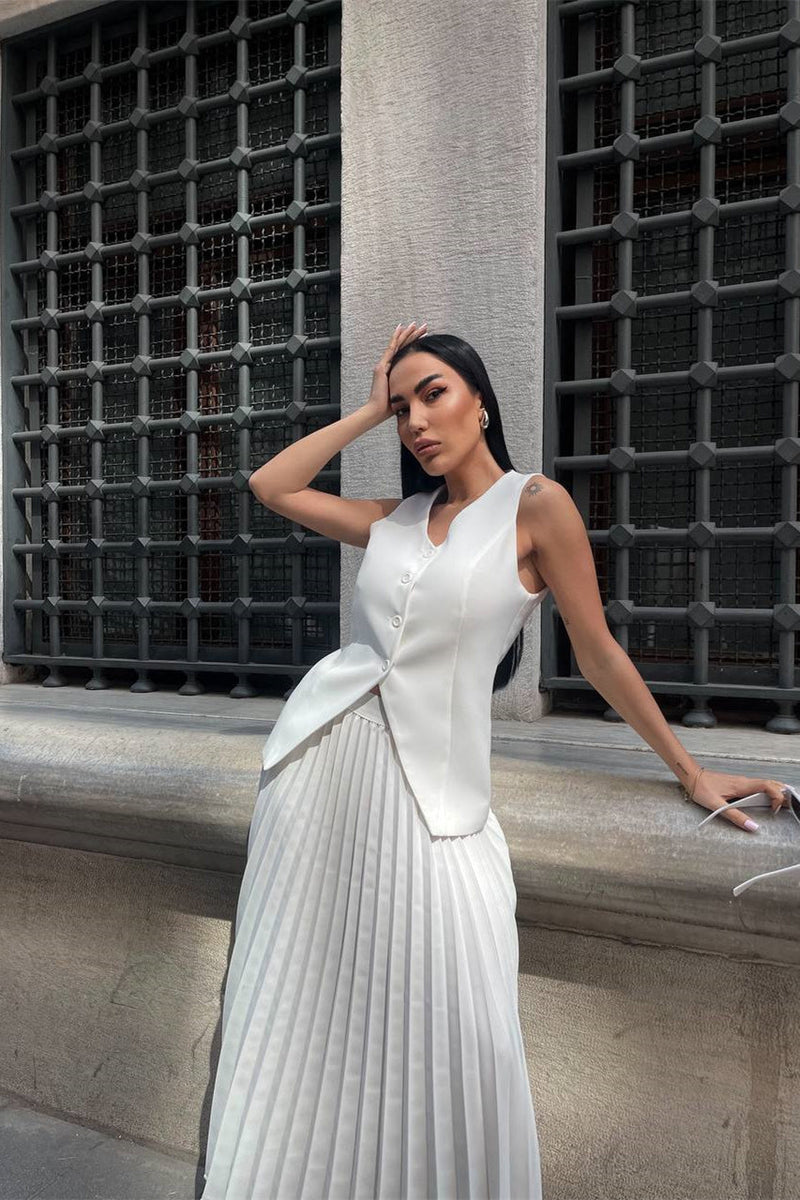Beautifully Finished Garment in a Timeless Design