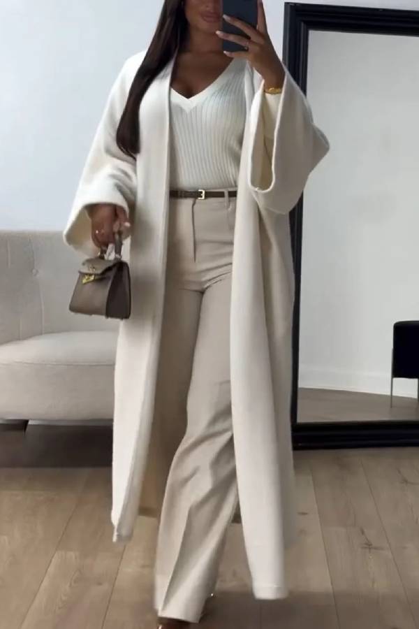 Beautifully Finished Coat in a Timeless Design