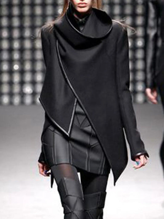 Well Tailored Coat with a Graceful Silhouette