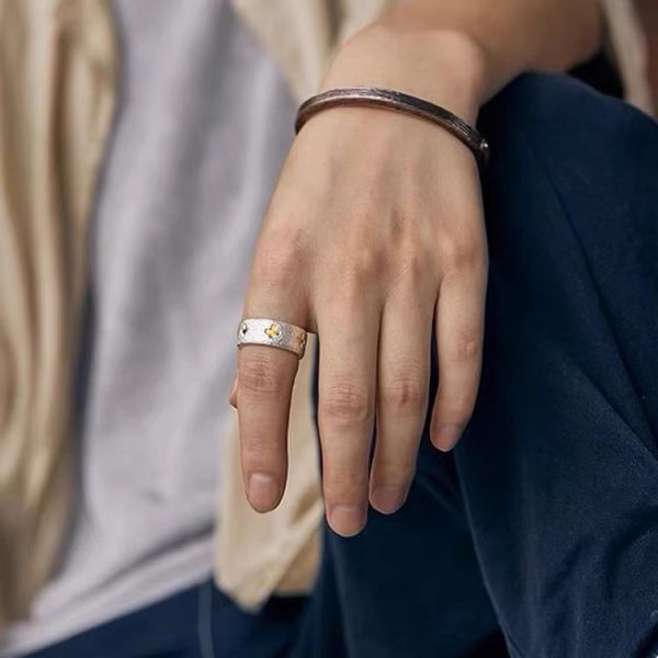 Effortlessly Elegant Garment with a Timeless Design
