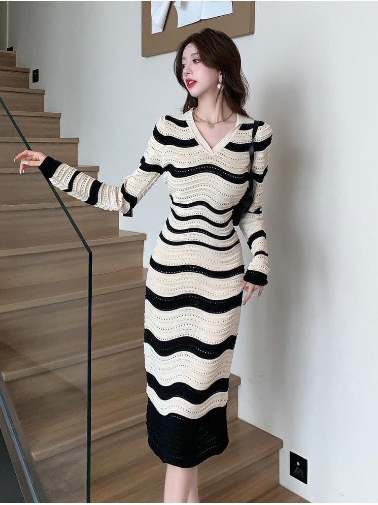 Beautifully Finished Dress in a Timeless Design