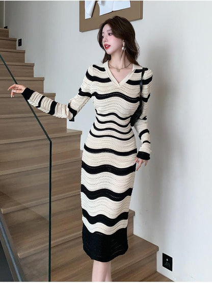 Beautifully Finished Dress in a Timeless Design
