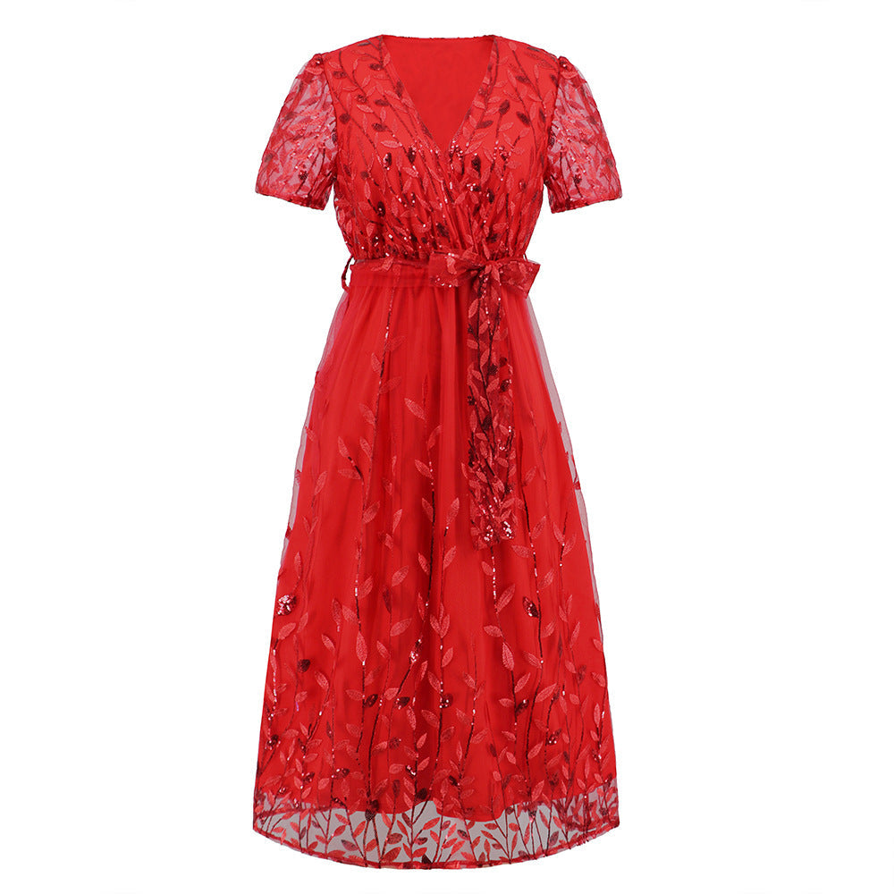 Beautifully Finished Dress in a Timeless Design
