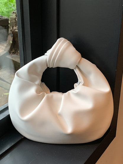 Well Tailored Bag with a Graceful Silhouette