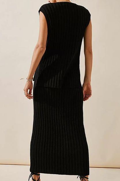 Effortlessly Elegant Garment with a Timeless Design