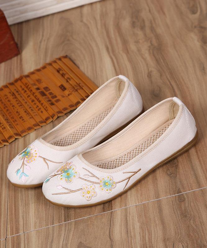 A Vintage Style Shoes with Delicate Timeless Details