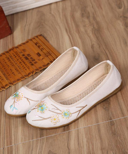 A Vintage Style Shoes with Delicate Timeless Details