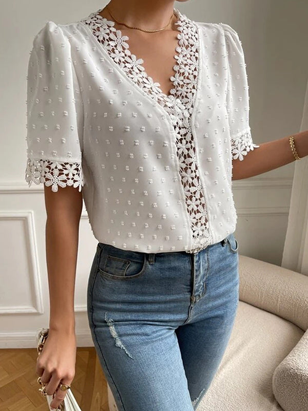 Sophisticated Blouse with a Clean Classic Look