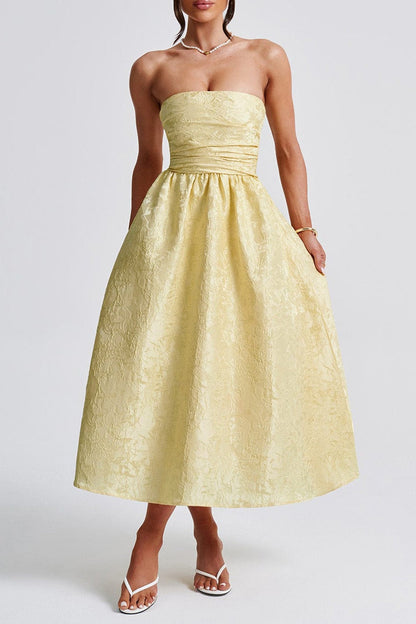 Well Tailored Dress with a Graceful Silhouette