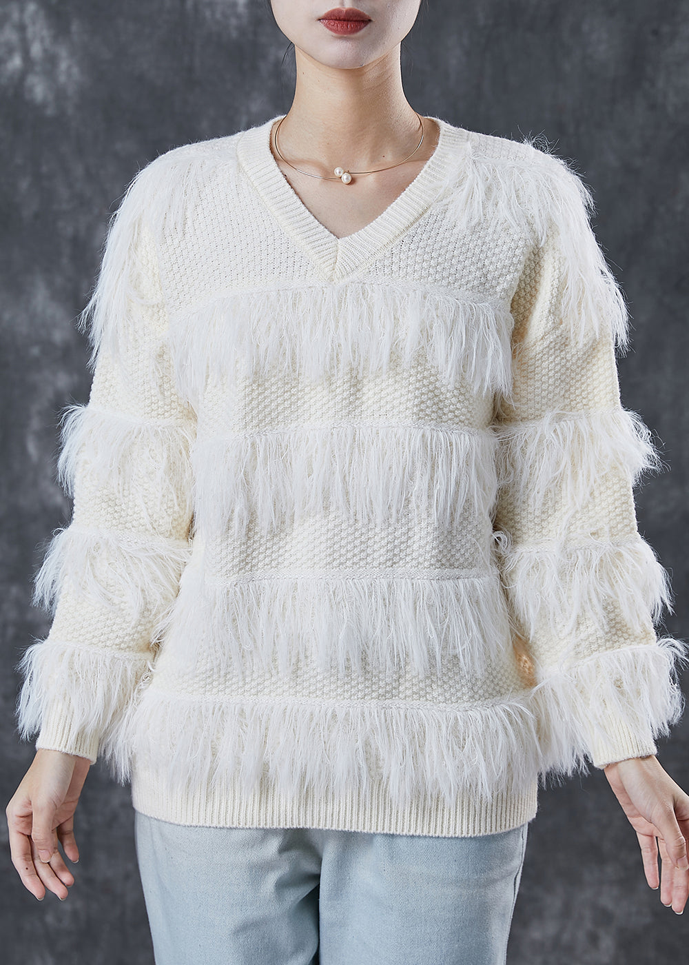 Well Tailored Sweater with a Graceful Silhouette