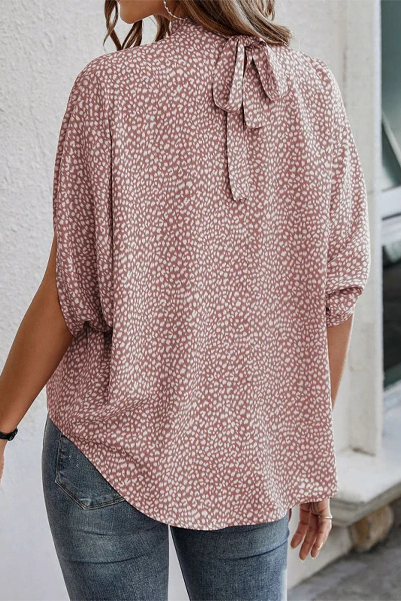 Effortlessly Elegant Blouse with a Timeless Design