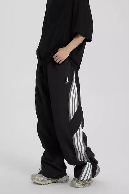 Effortlessly Elegant Pants with a Timeless Design