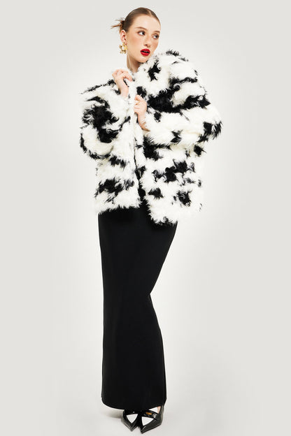 Elegantly Styled Coat for Everyday Wear