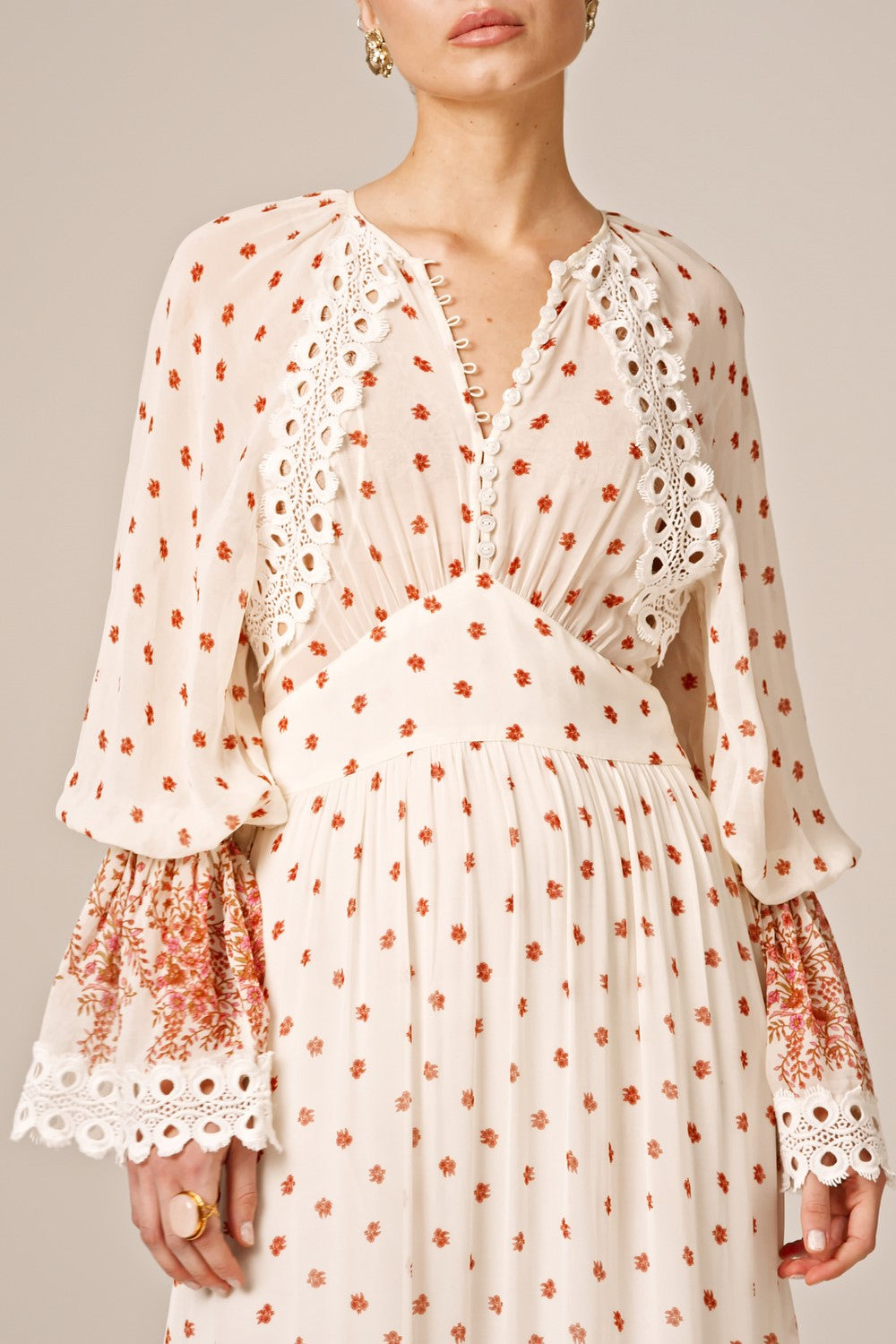Gracefully Styled Dress for Any Occasion