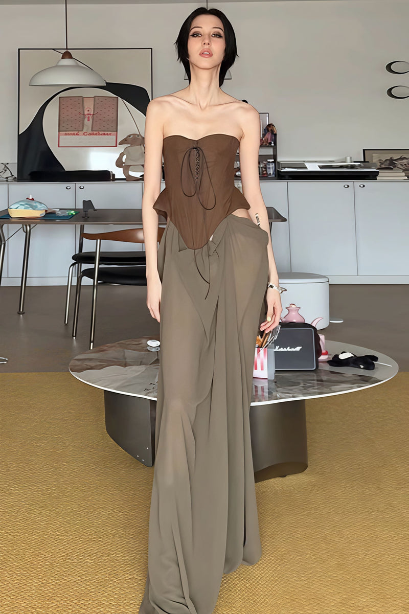 Beautifully Finished Dress in a Timeless Design