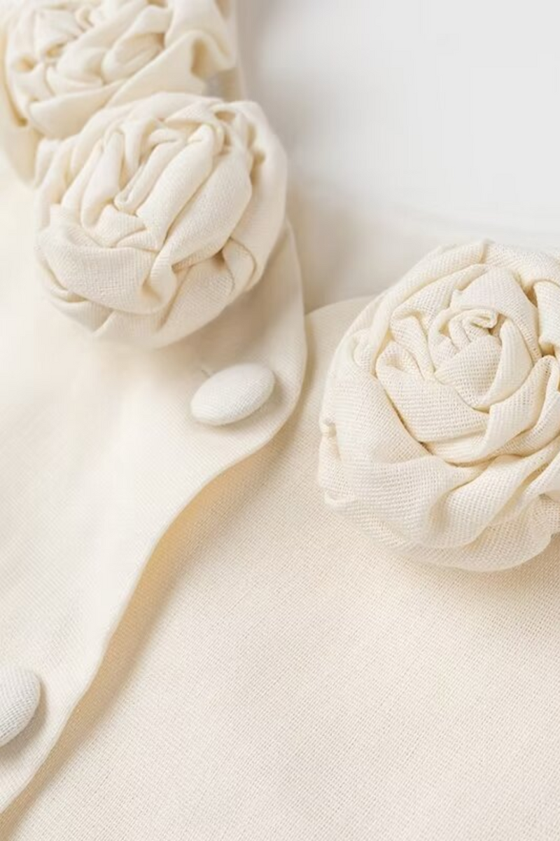 Effortlessly Elegant Garment with a Timeless Design
