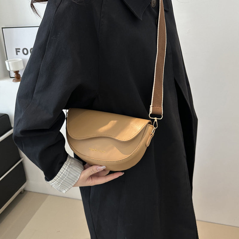A Vintage Style Bag with Delicate Timeless Details