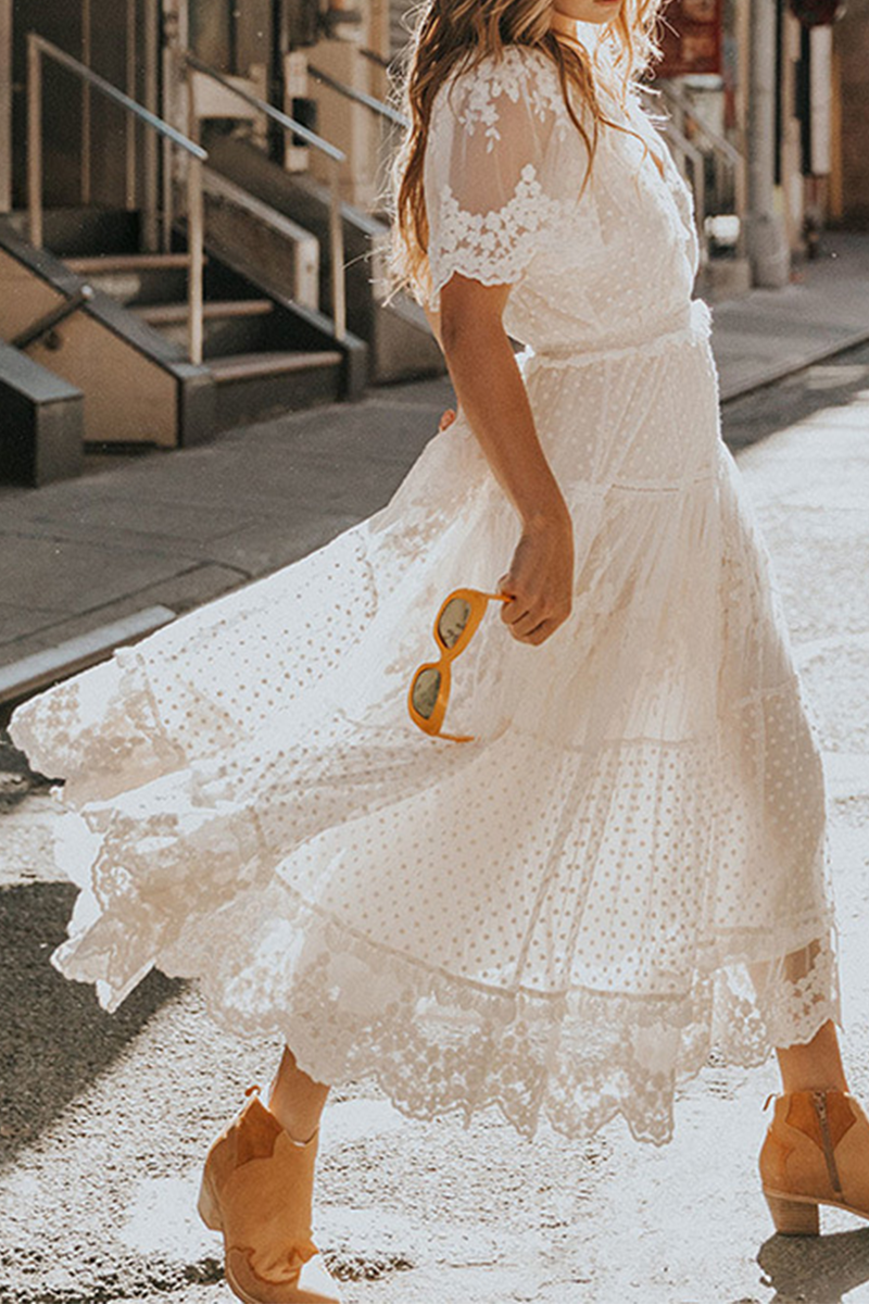 Beautifully Finished Dress in a Timeless Design