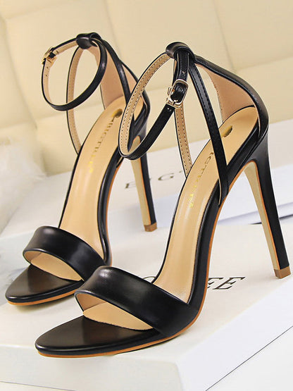 Beautifully Crafted Sandals in a Classic Style