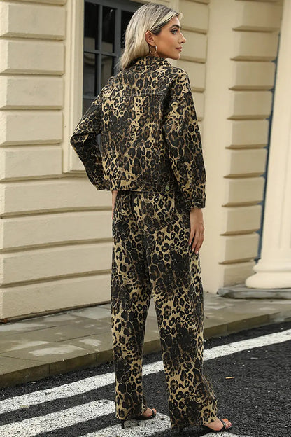 Effortlessly Elegant Jacket with a Timeless Design