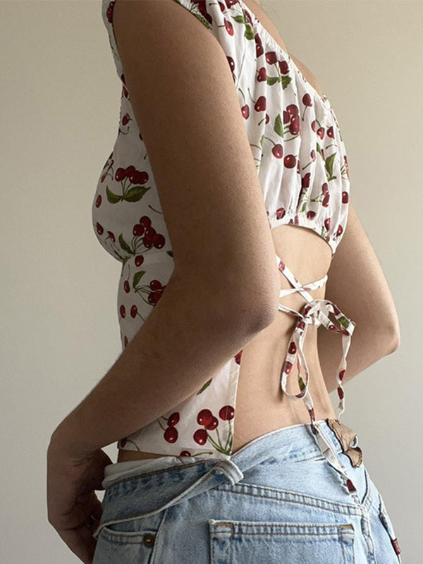 Well Tailored Top with a Graceful Silhouette