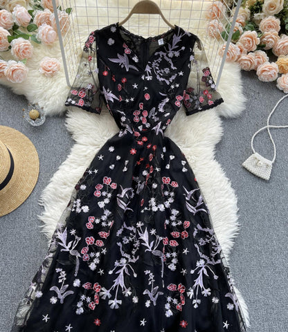 Well Tailored Dress with a Graceful Silhouette
