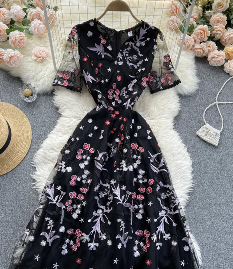 Well Tailored Dress with a Graceful Silhouette