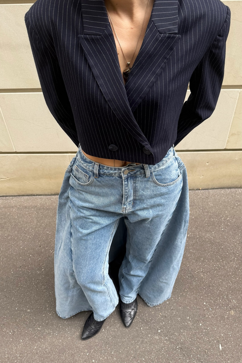 Gracefully Styled Garment for Any Occasion