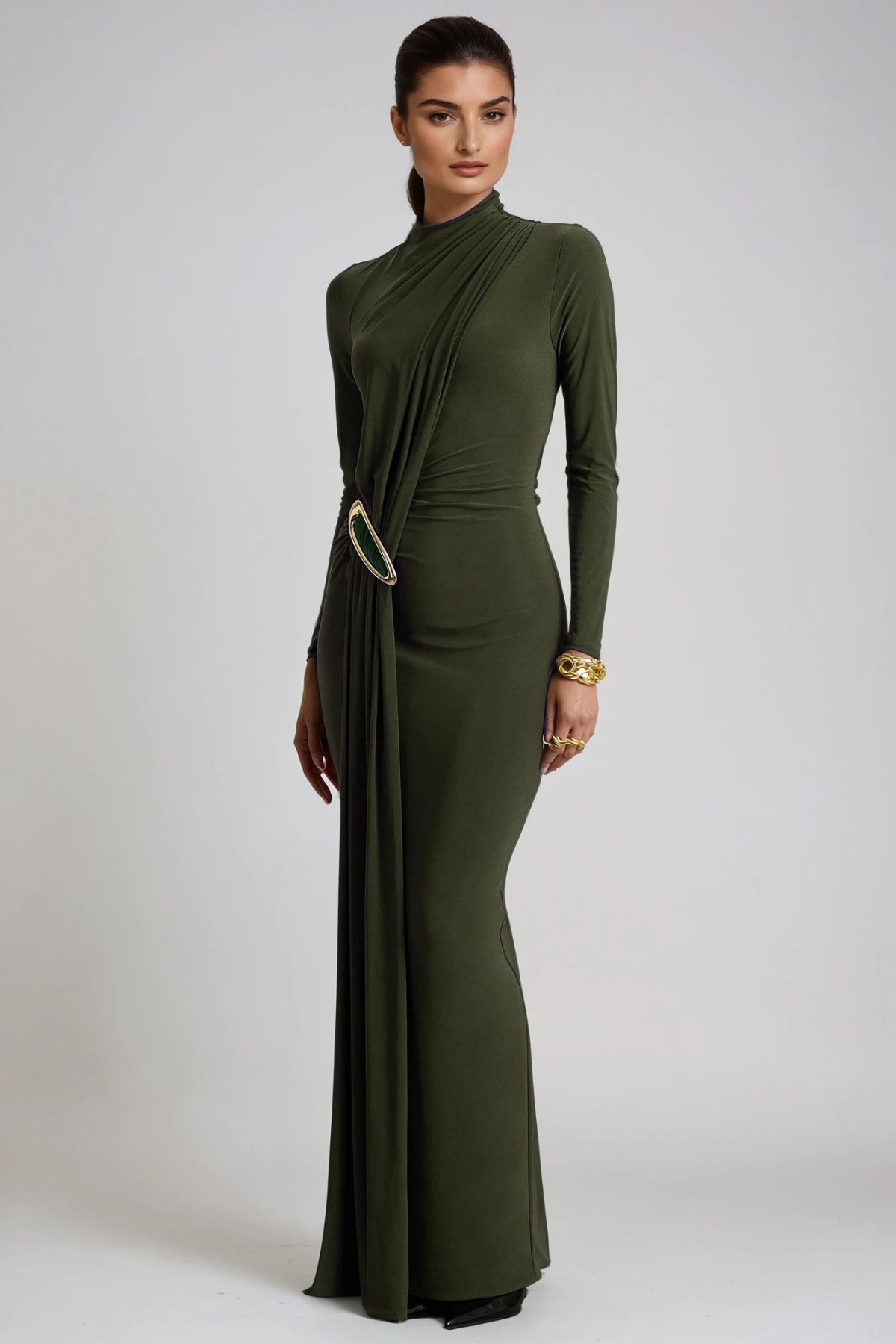 Well Tailored Dress with a Graceful Silhouette
