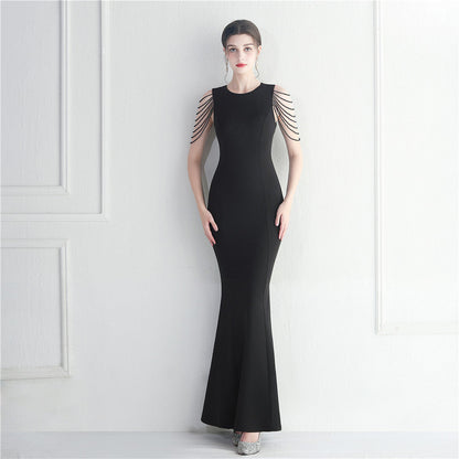 Beautifully Finished Dress in a Timeless Design