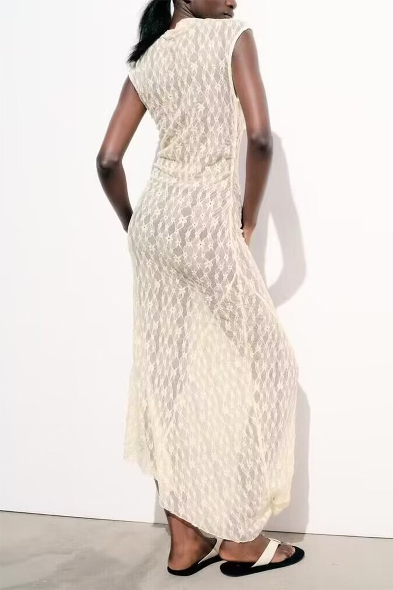 Effortlessly Elegant Dress with a Timeless Design