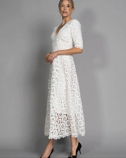 Classic Vintage Dress with a Flattering Fit