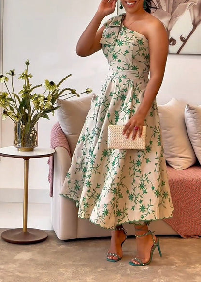 Classic Vintage Dress with a Flattering Fit