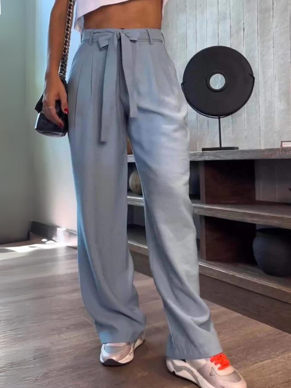 Classic Vintage Trousers with a Flattering Fit