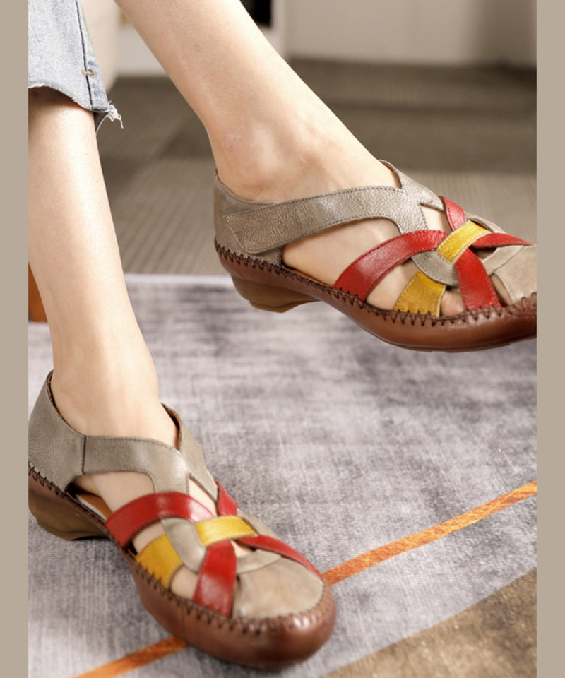 Effortlessly Elegant Sandals with a Timeless Design
