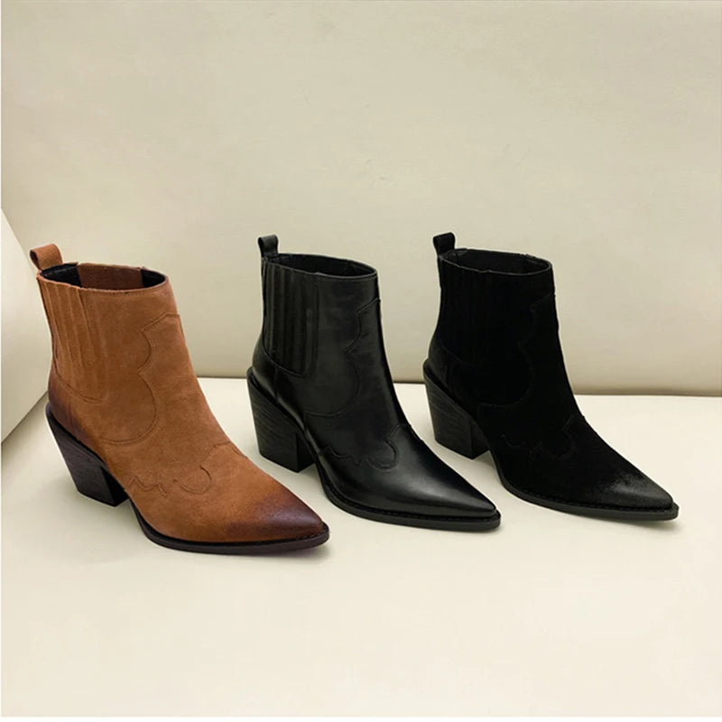 Beautifully Finished Boots in a Timeless Design
